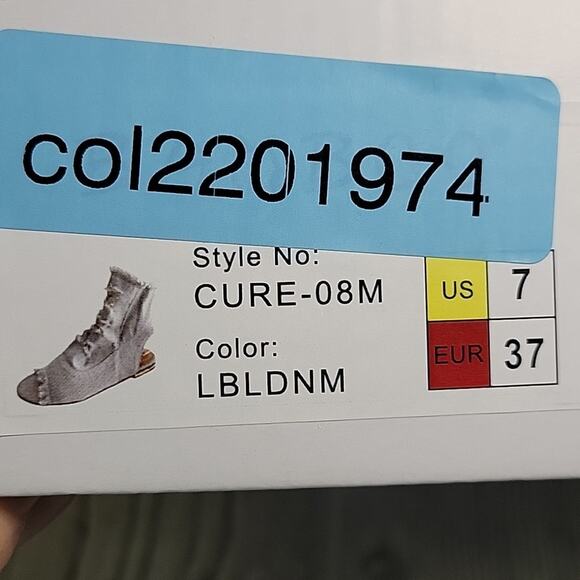 Bamboo Cure Light Wash Denim Ankle Peep Toe Booties Womens Size 7 NEW - Picture 12 of 13